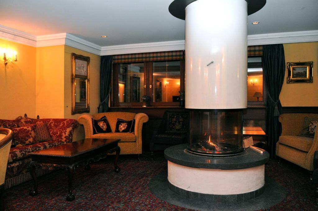Hotel De La Paix 尚佩里 外观 照片